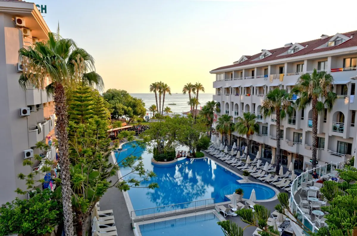 Side Star Beach Hotel