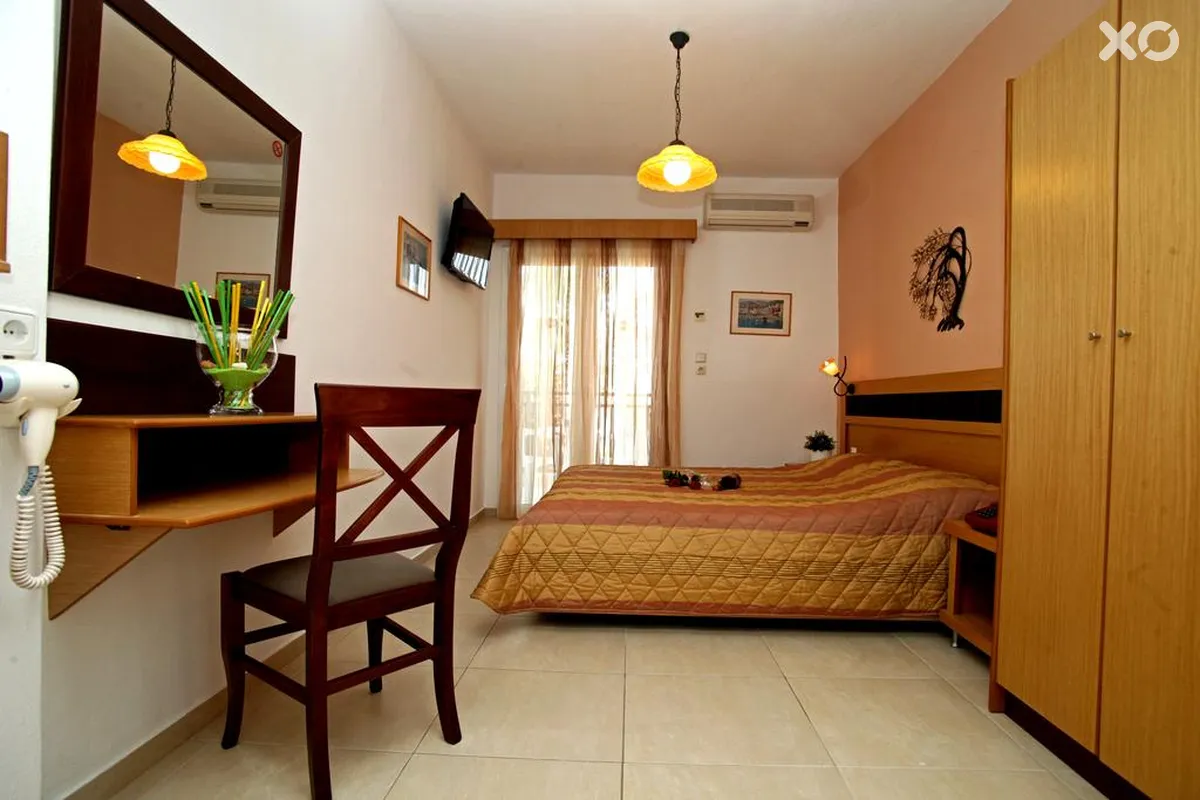 Sarantis Hotel