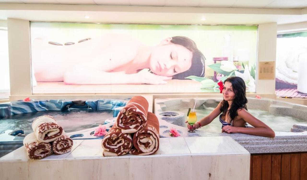 El Karma Aqua Beach Resort