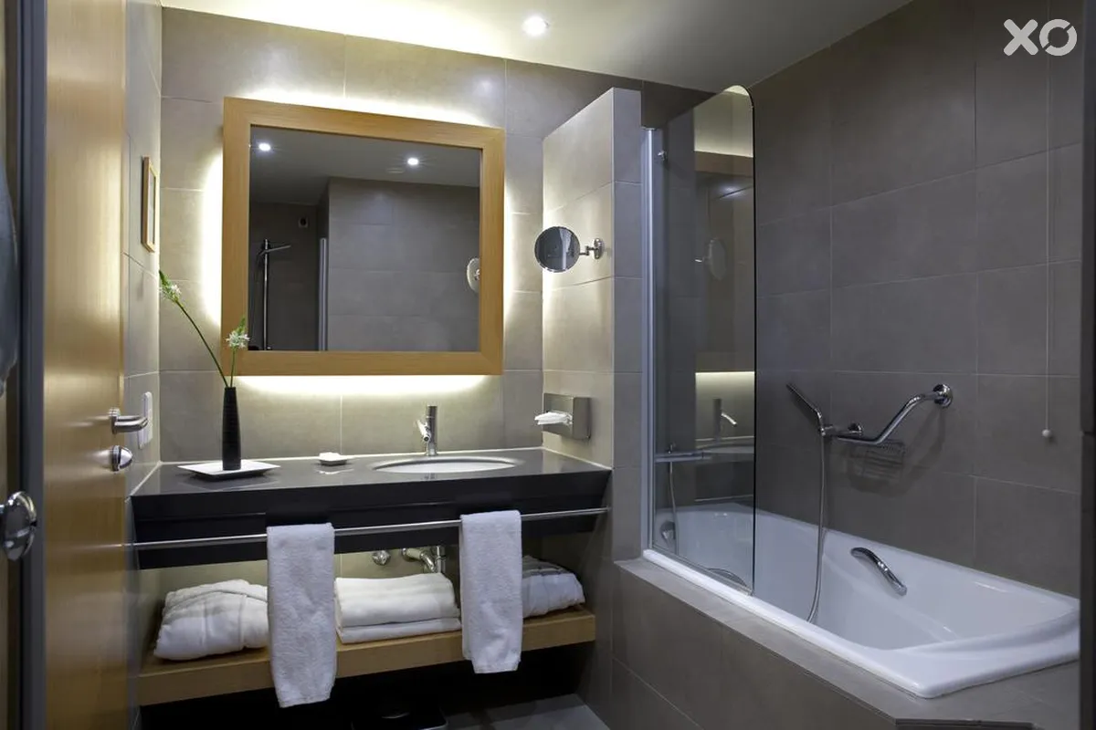 Lazart Hotel