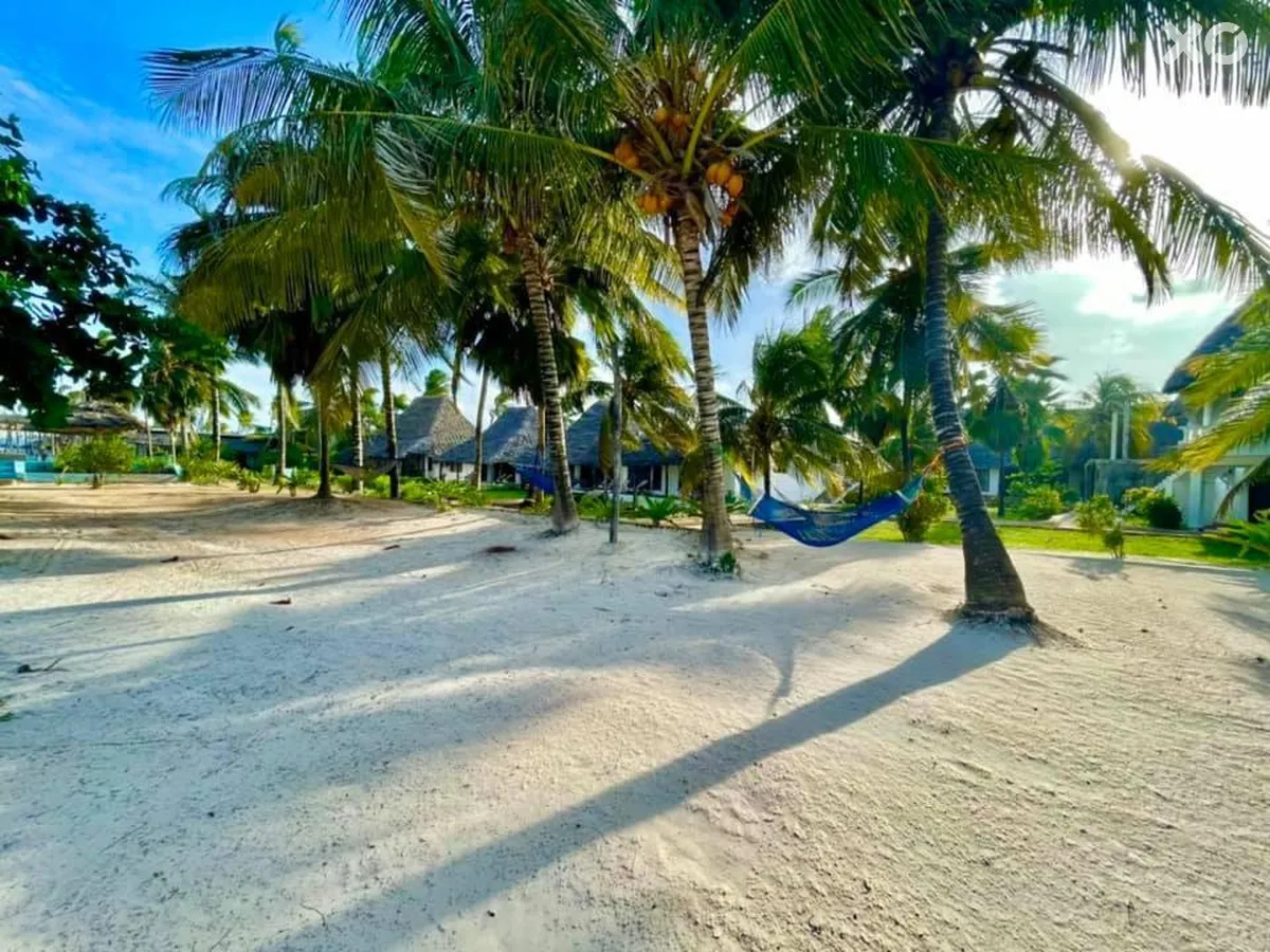 Mambo Beach Villas