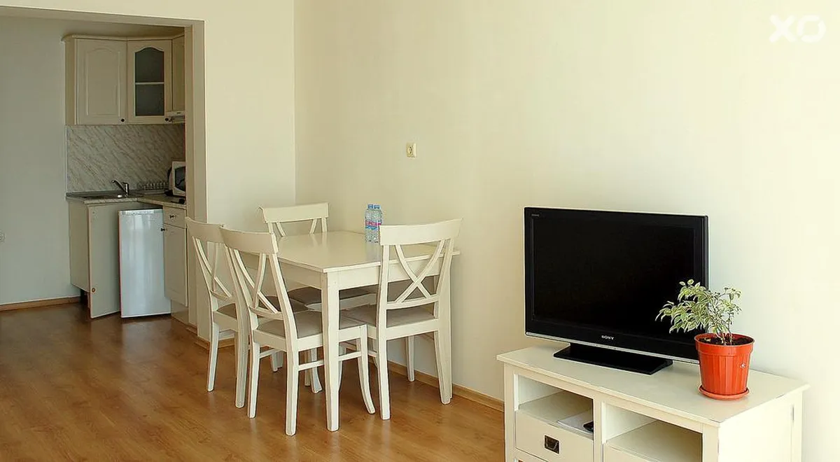 Flores Park Apartments