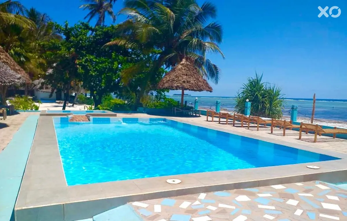 Mambo Beach Villas