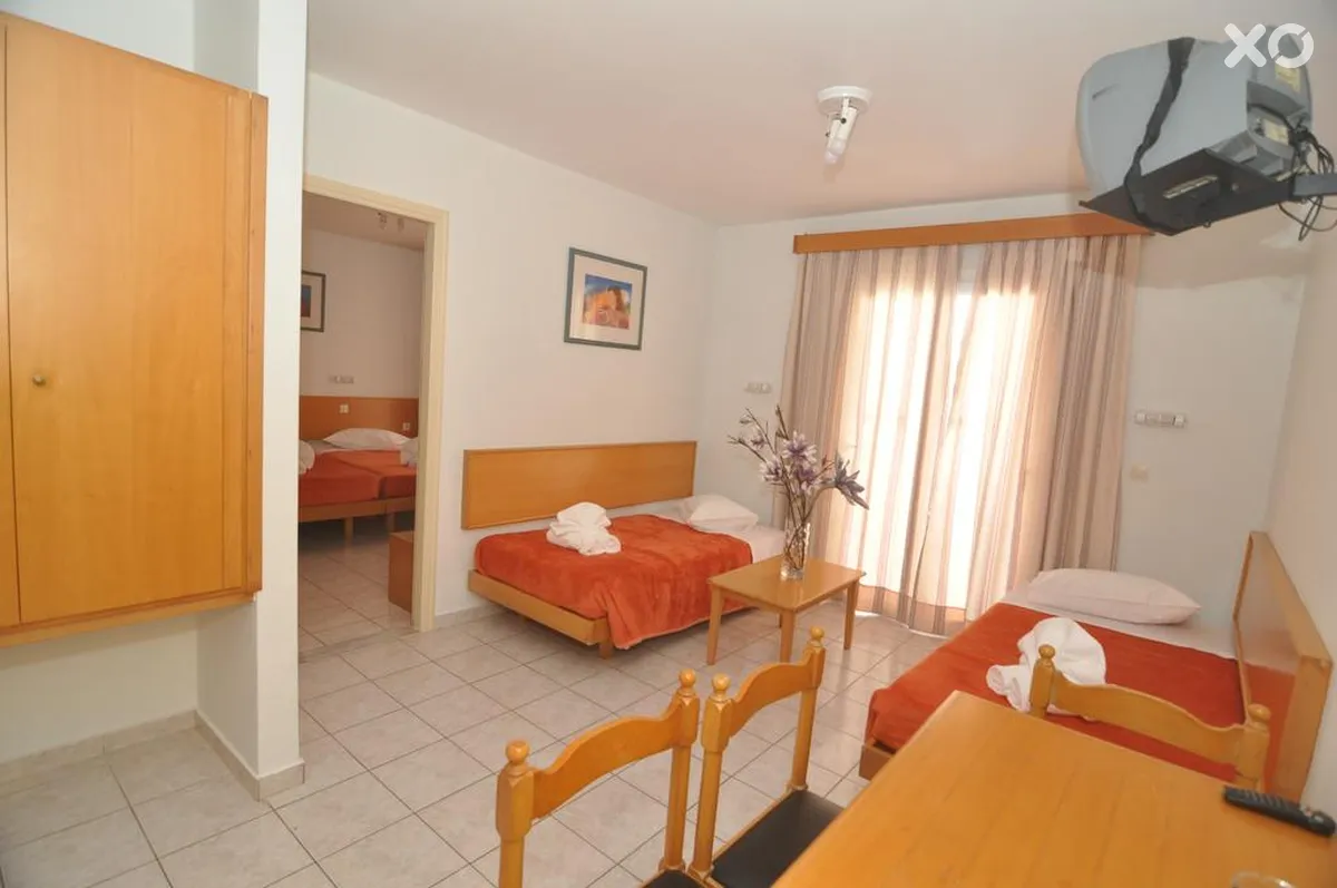 Erato Studios & Apartments