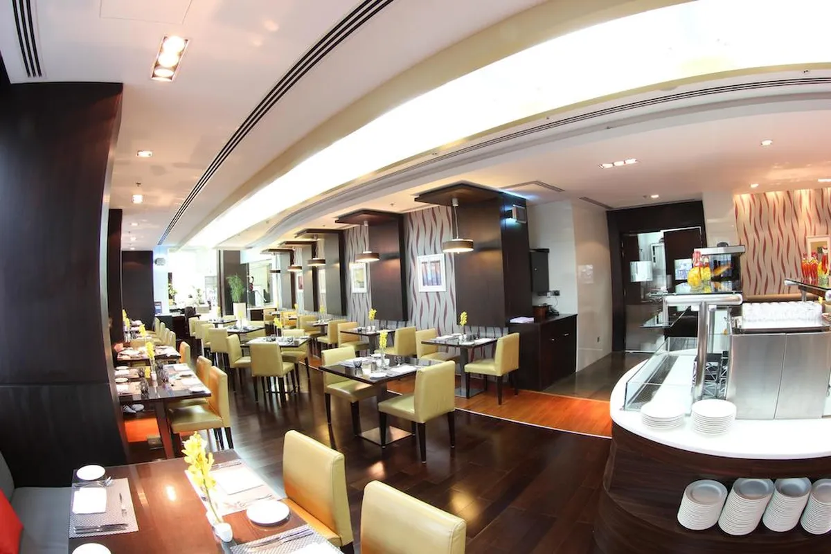 Time Oak Hotel & Suites