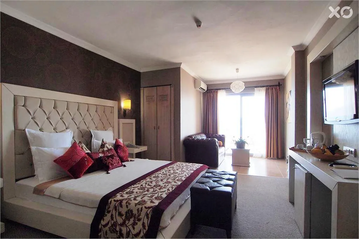 Romance Hotel