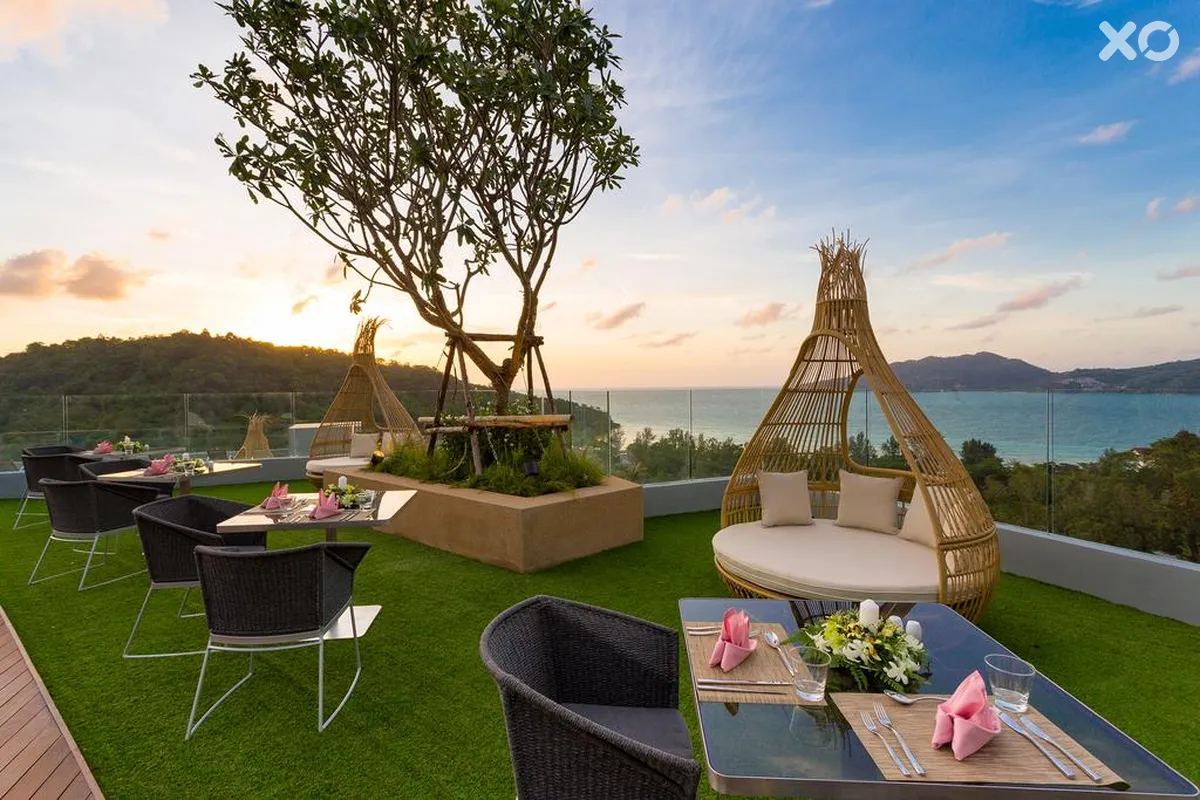 Crest Resort & Pool Villas