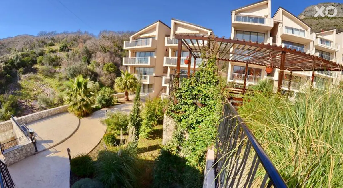 Blue Horizon Apartments