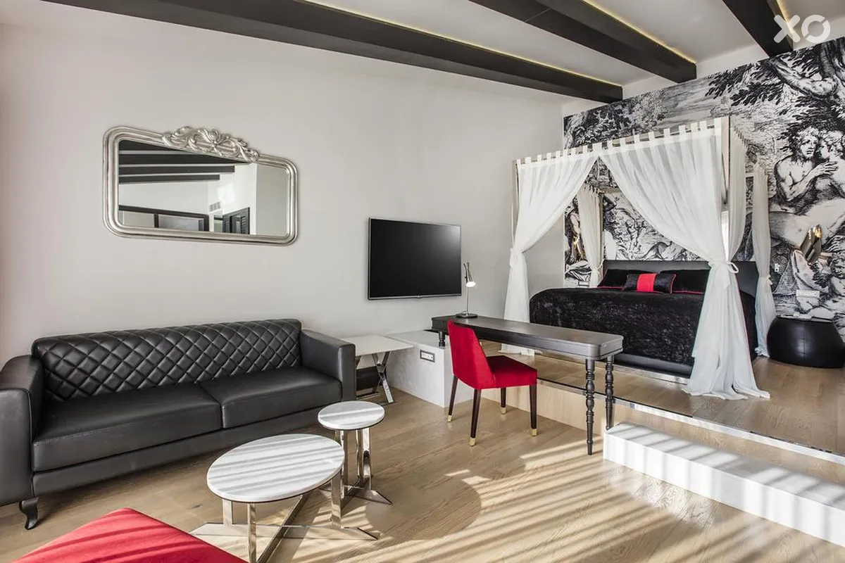Charisma De Luxe Hotel