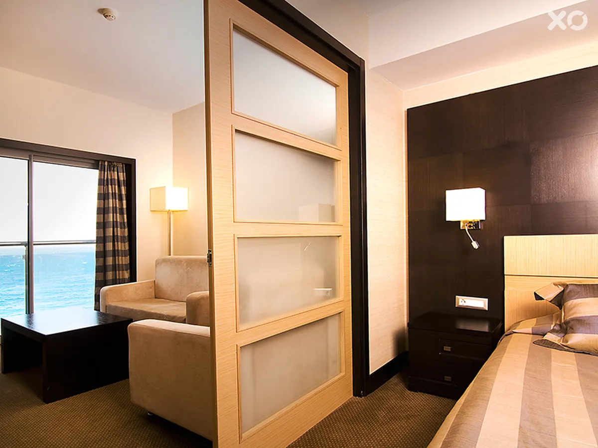 Charisma De Luxe Hotel