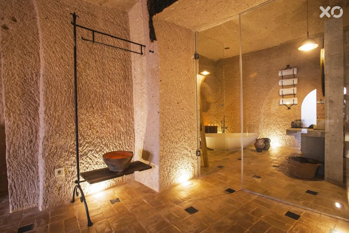 Millstone Cave Suites Hotel