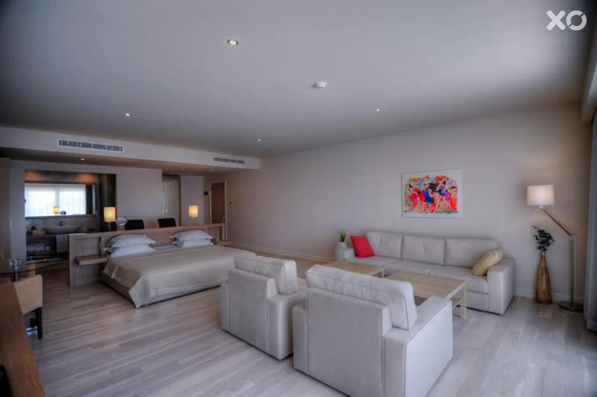 Lvzz Hotel