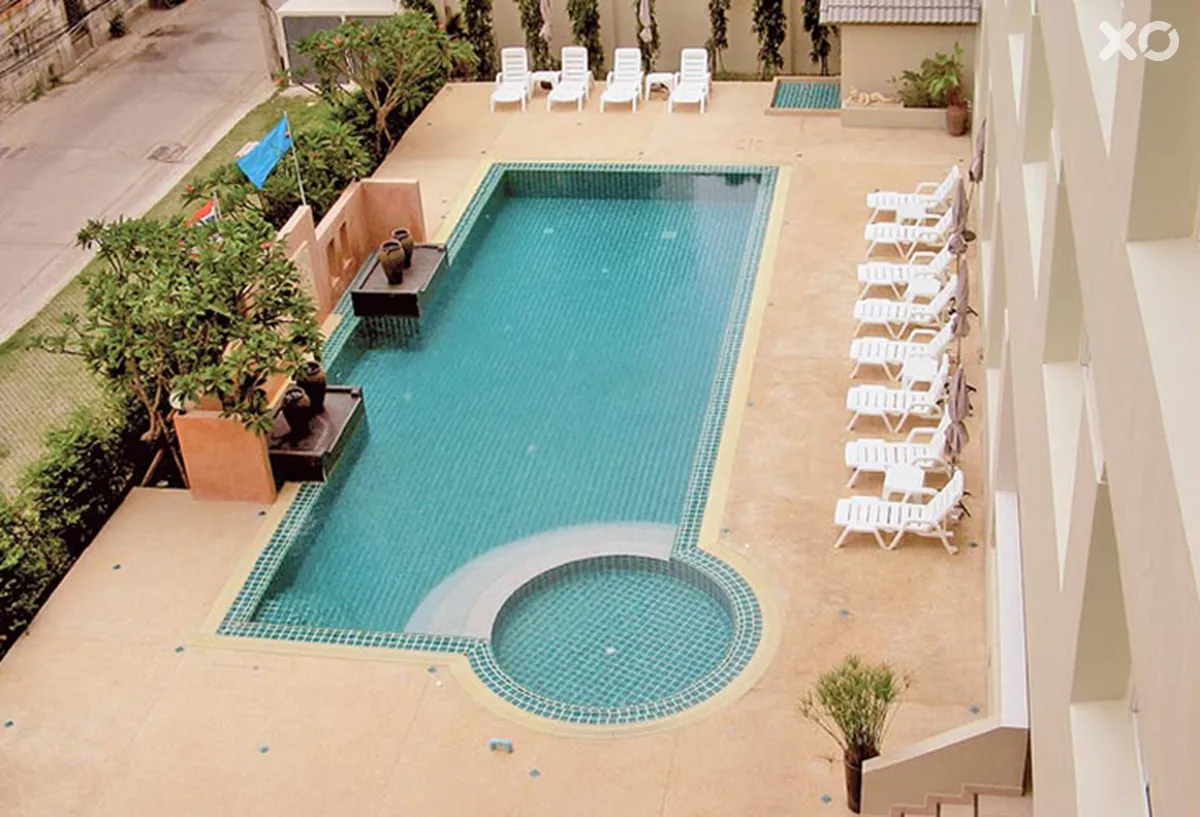 Crown Pattaya Beach Hotel