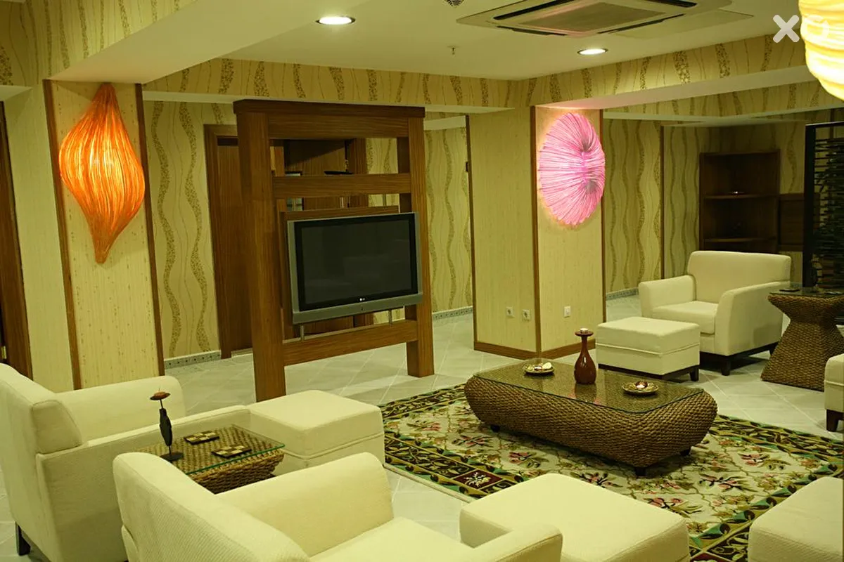 Latanya Palm & Spa Hotel
