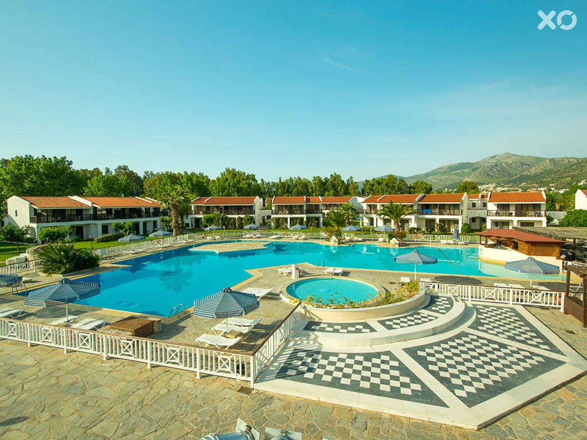 Golden Coast Hotel & Bungalows