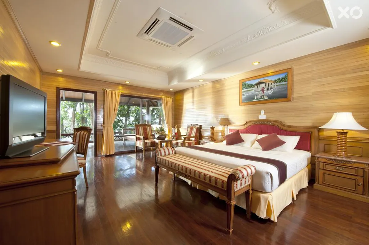 Royal Island Resort & Spa