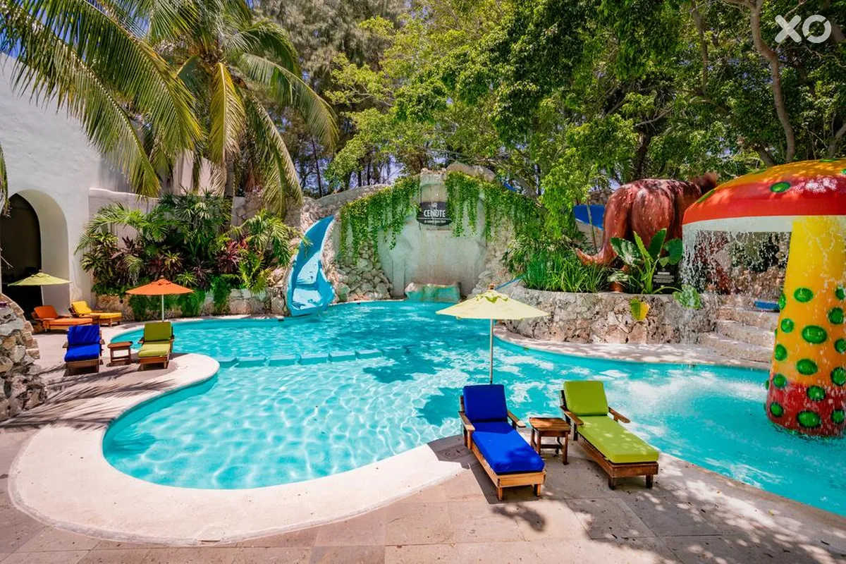 Grand Oasis Palm