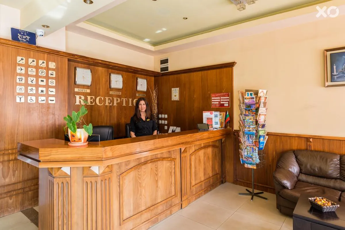 Avenue Hotel