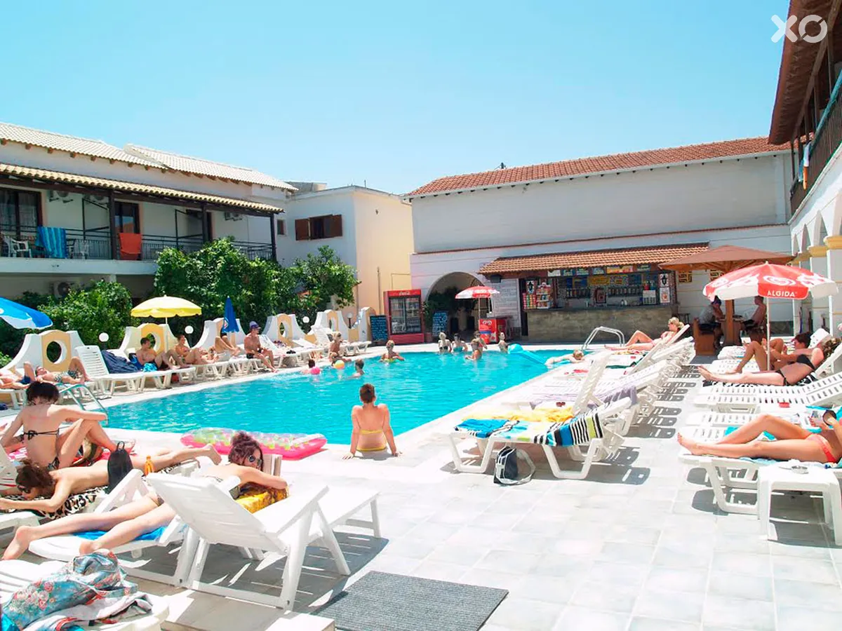 Lefkimi Hotel