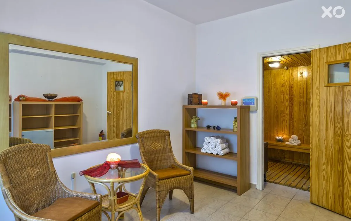 Veronica Hotel & Suites