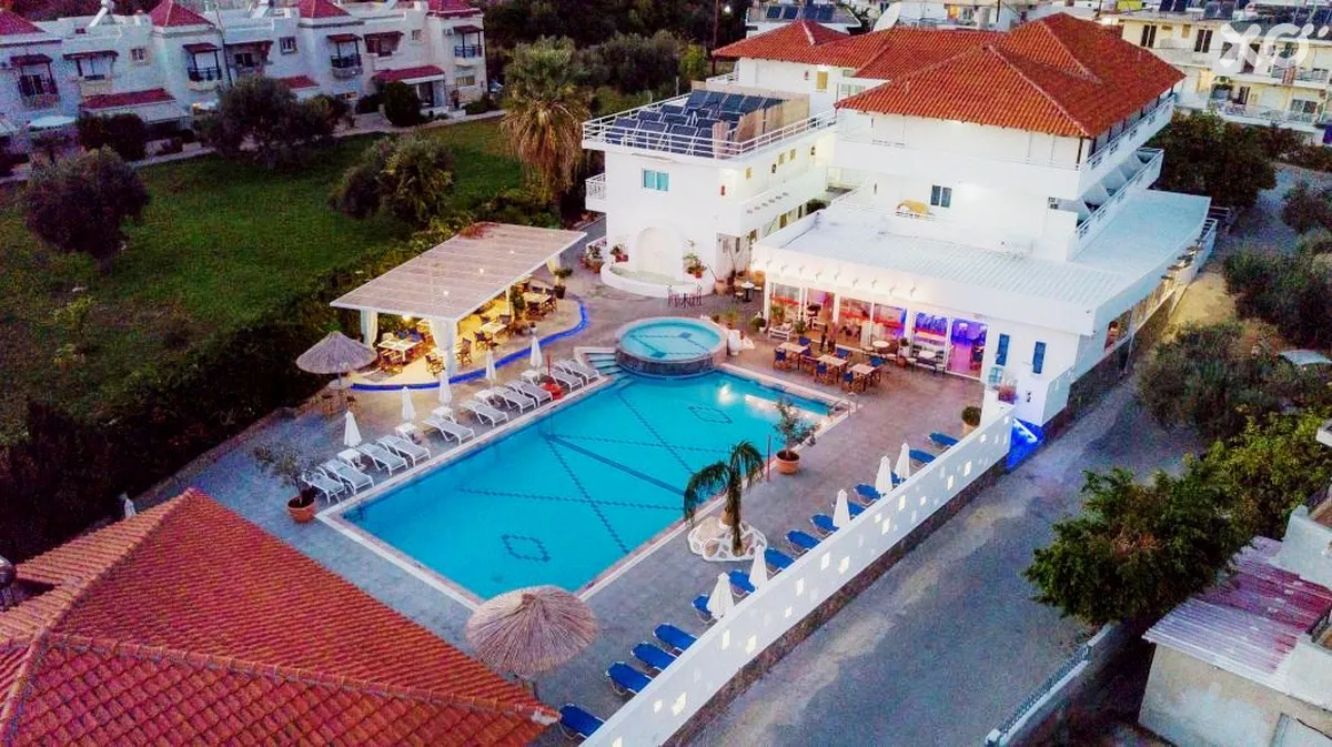 Tinas Plus Hotel