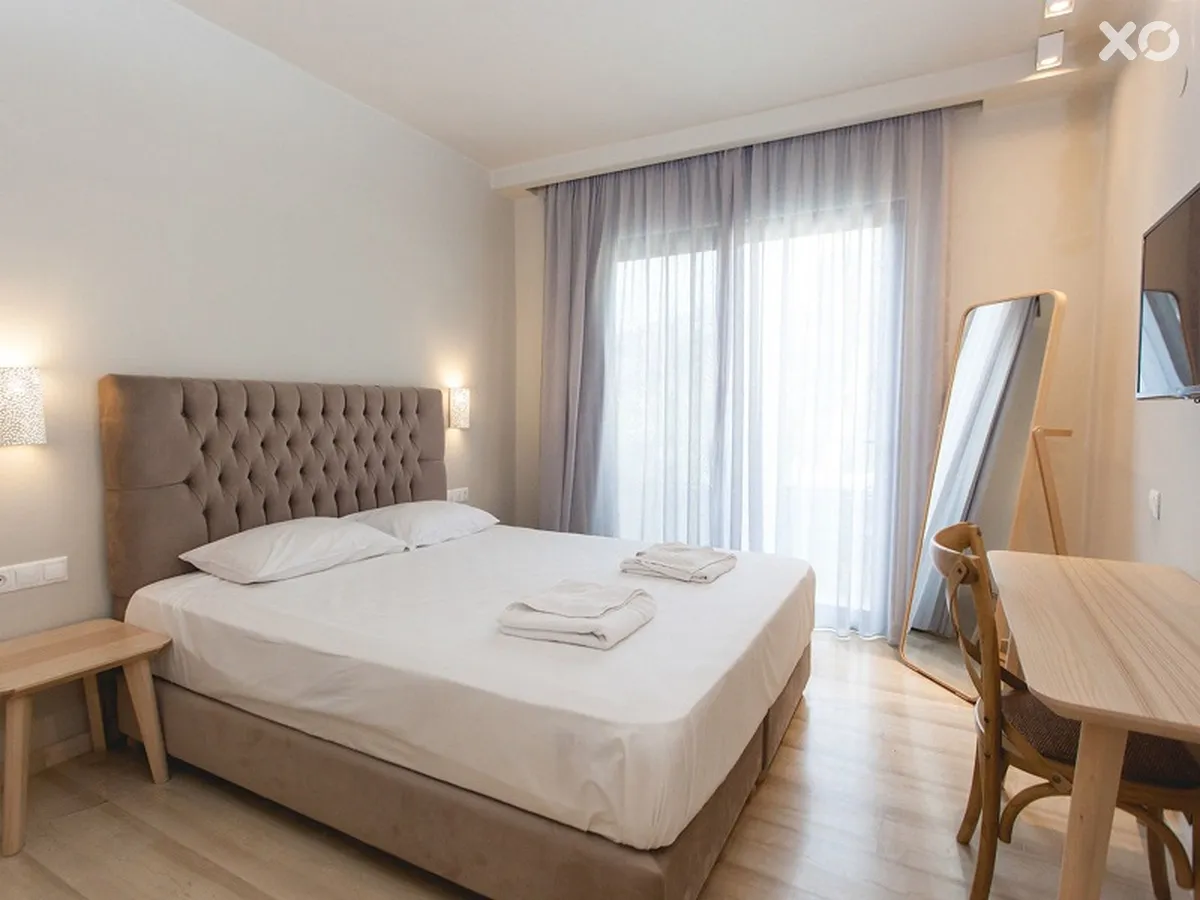 Paradise Hotel
