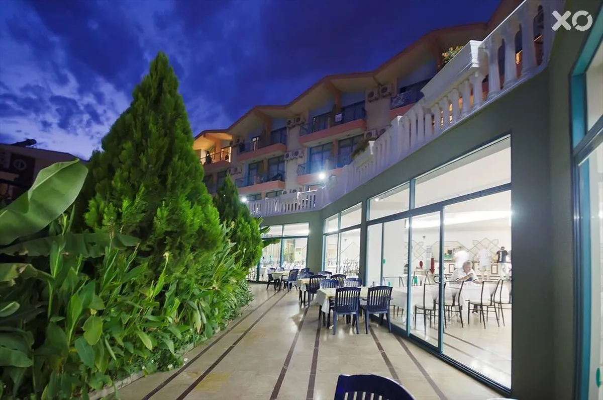 Park Side Hotel (Ces Park Hotel)