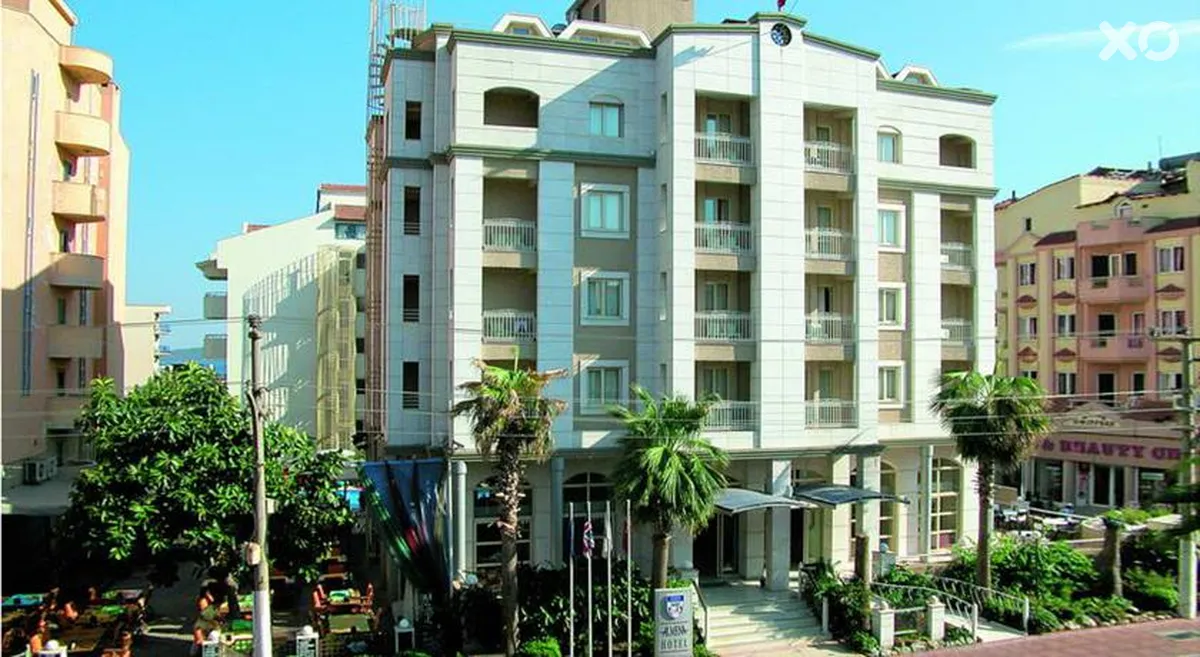 Almena Hotel