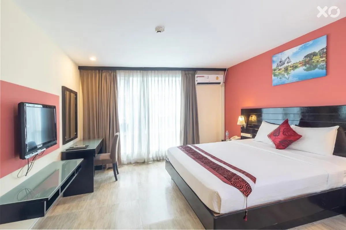 Boss Suites Nana Hotel