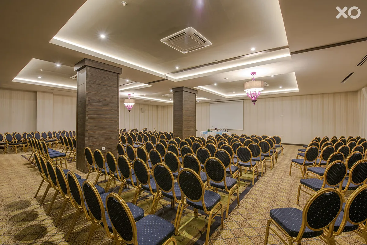 Quattro Beach Spa & Resort Hotel