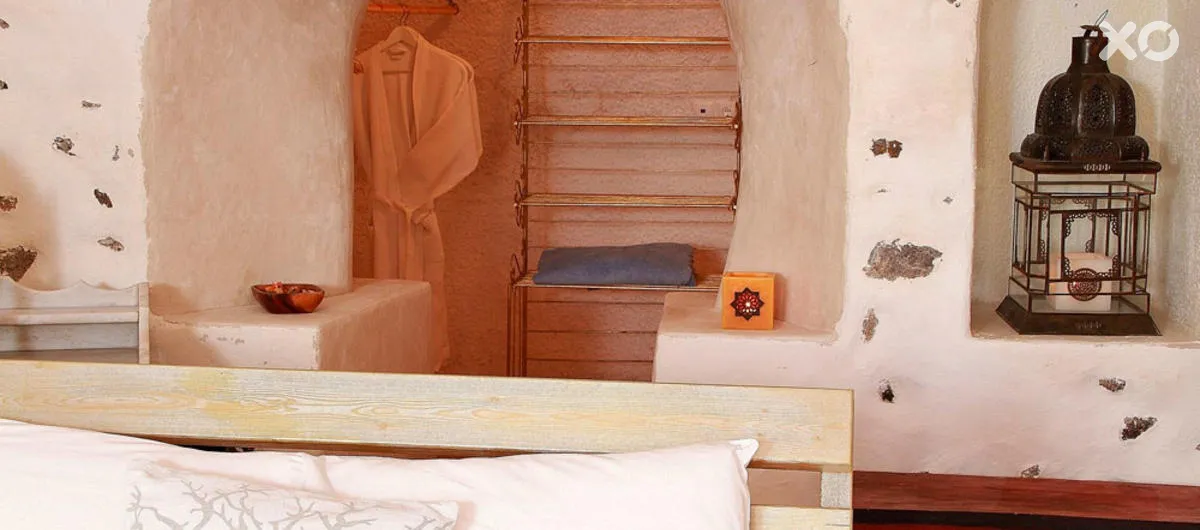 Villas & Mansions of Santorini