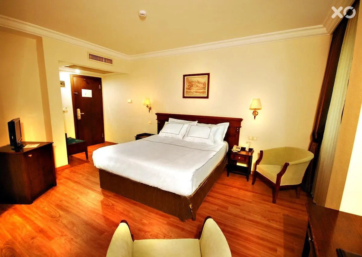 Golden Crown Hotel