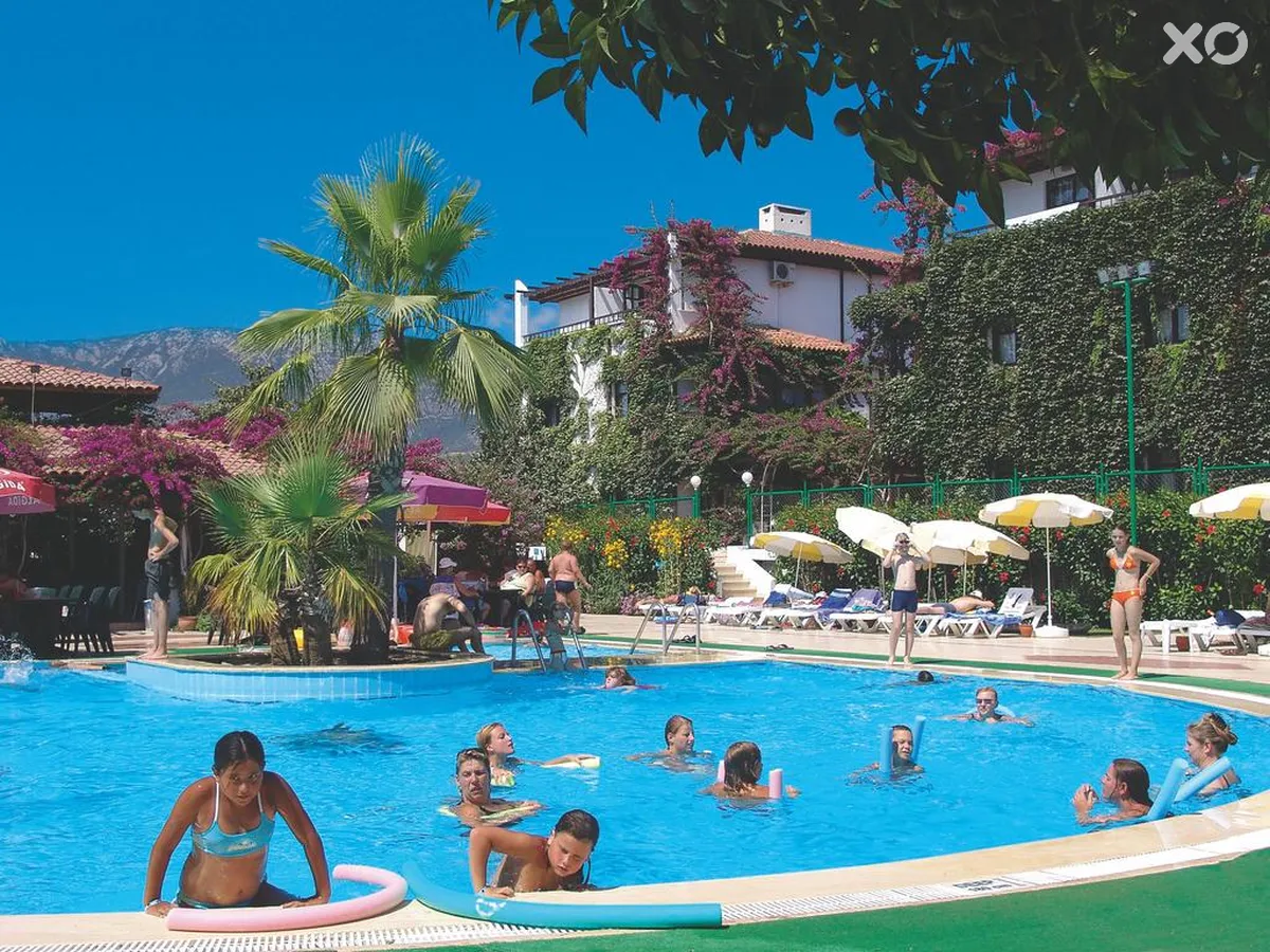 Club Titan Hotel