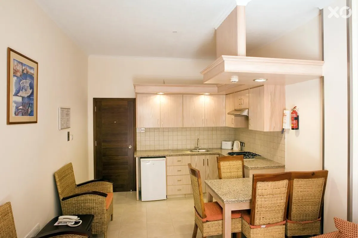 Senator Hotel Apartments