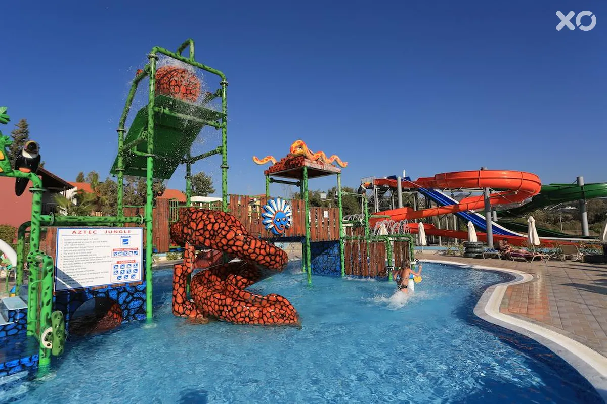 Kapetanios Aqua Resort