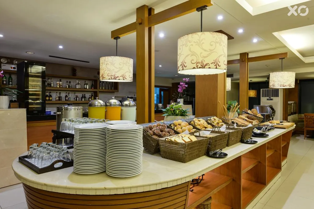 Naithonburi Beach Resort