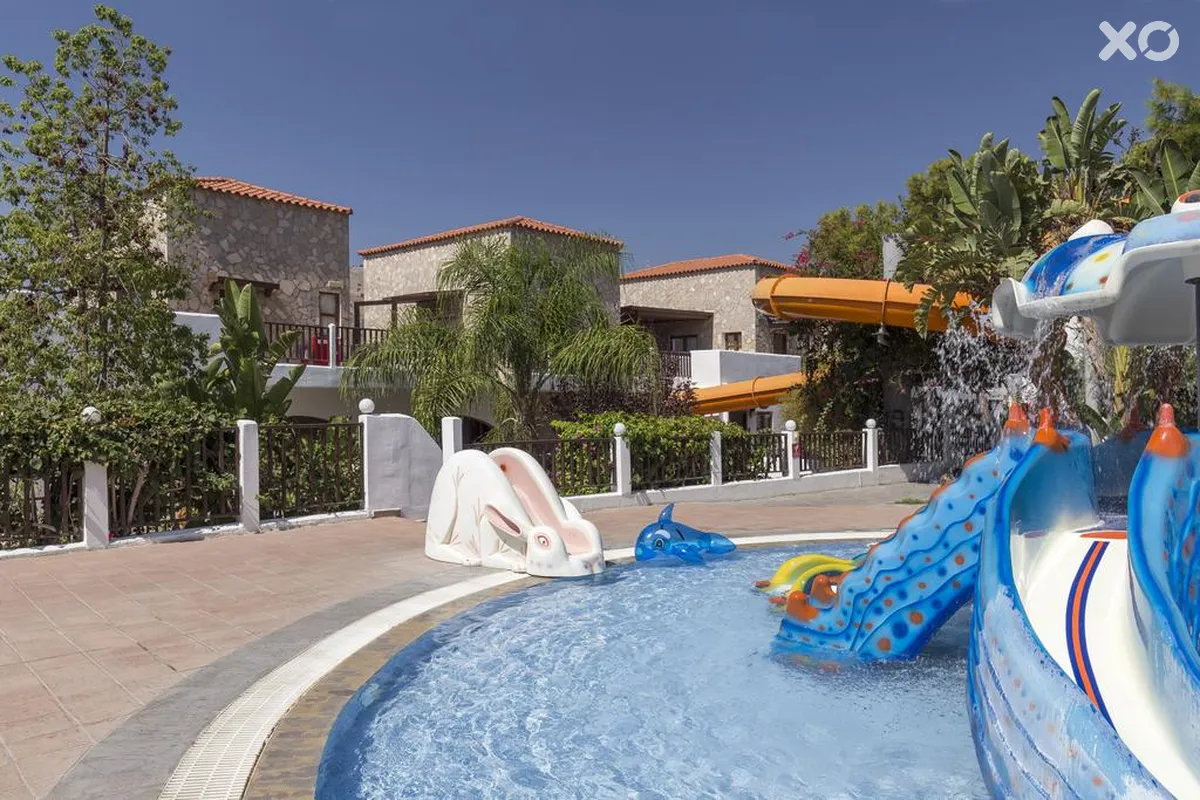 Costa Lindia Beach Resort