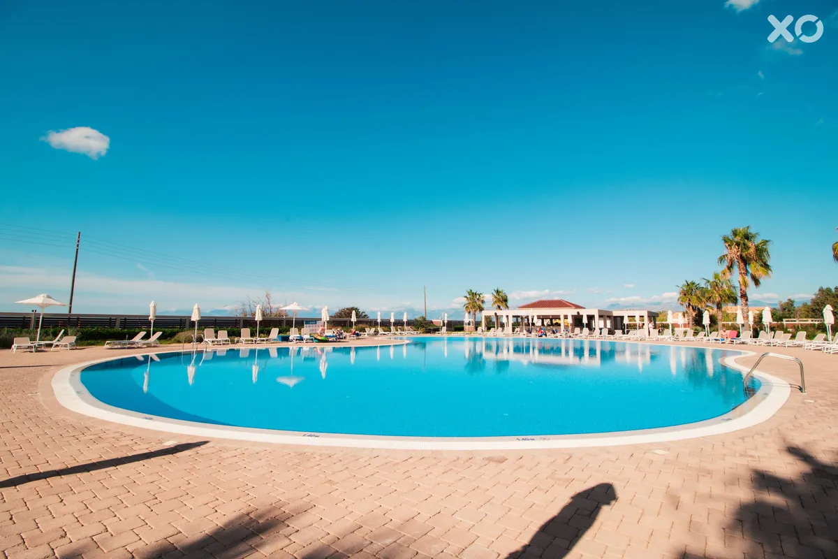 Almyros Beach Resort & Spa