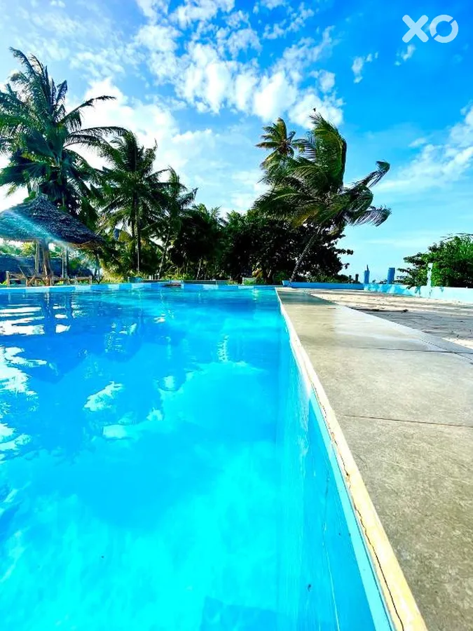 Mambo Beach Villas