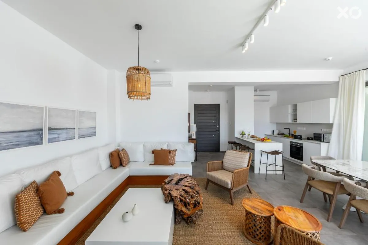 Louis Chris Le Mare Gold Villa