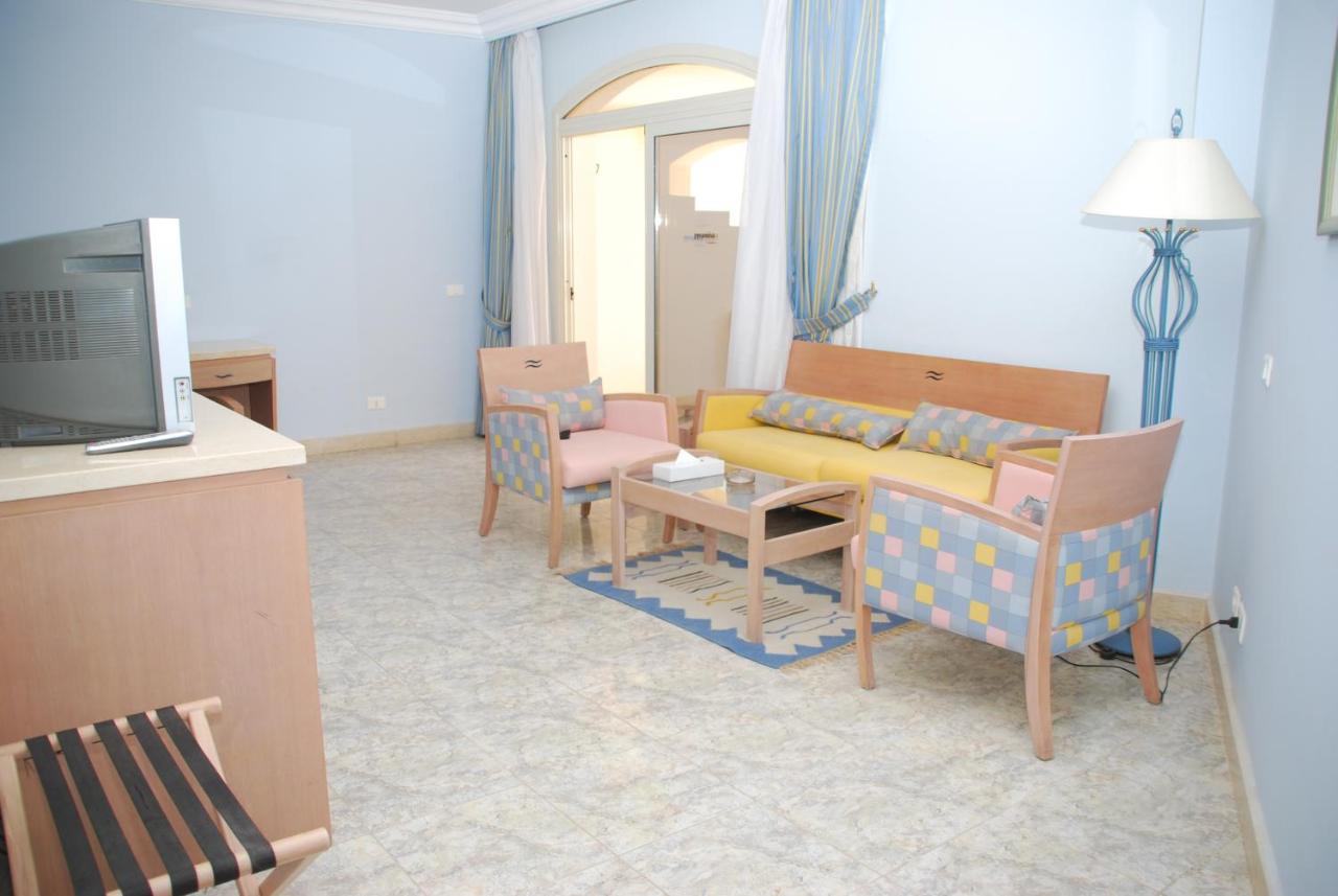 Royal Lagoons Resort & Aqua Park