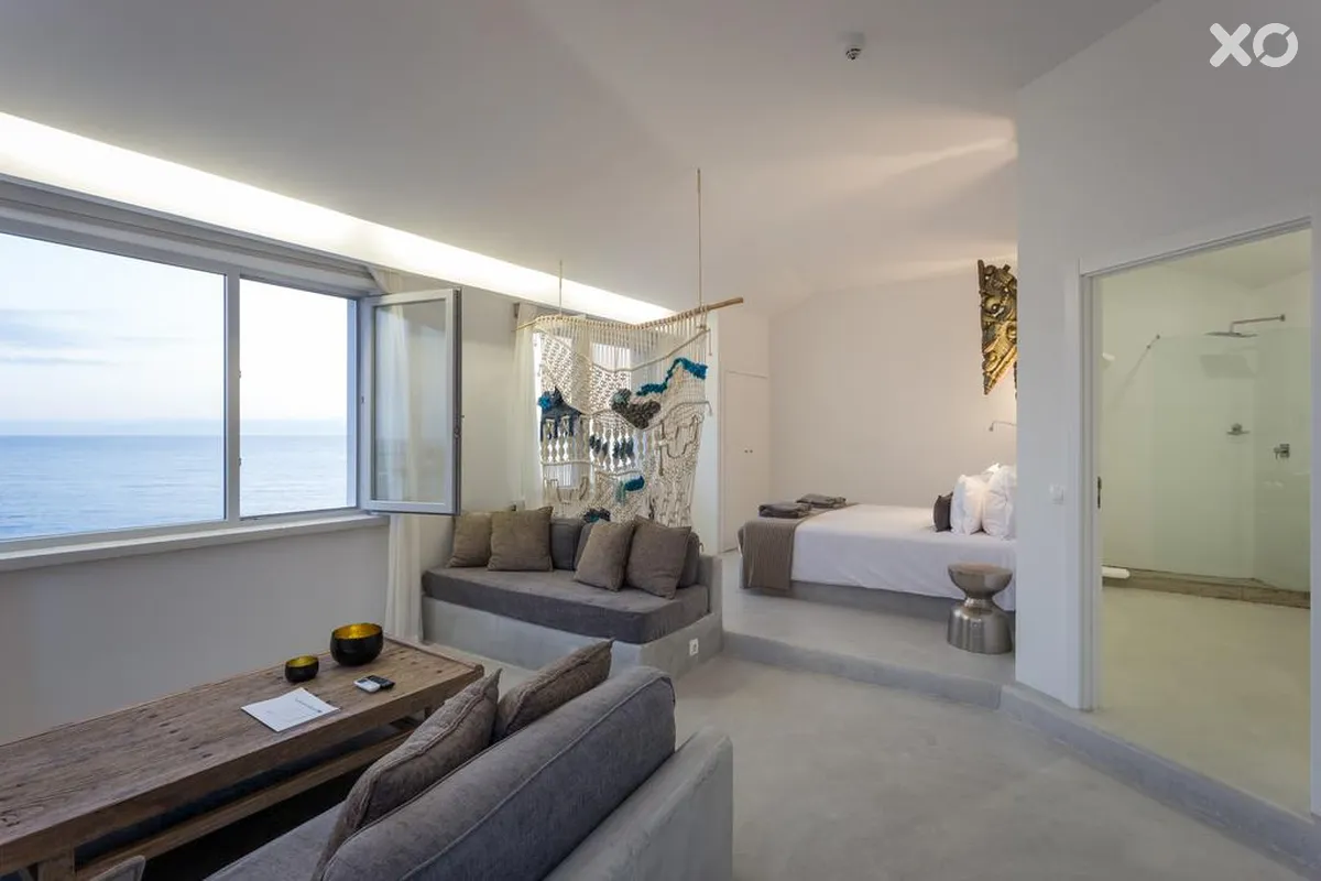 White Exclusive Suites & Villas
