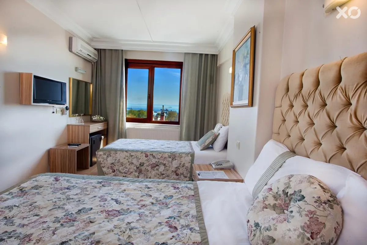 Grand Ant Hotel