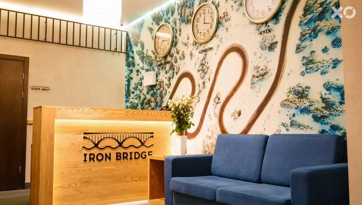 Iron Bridge Hotel