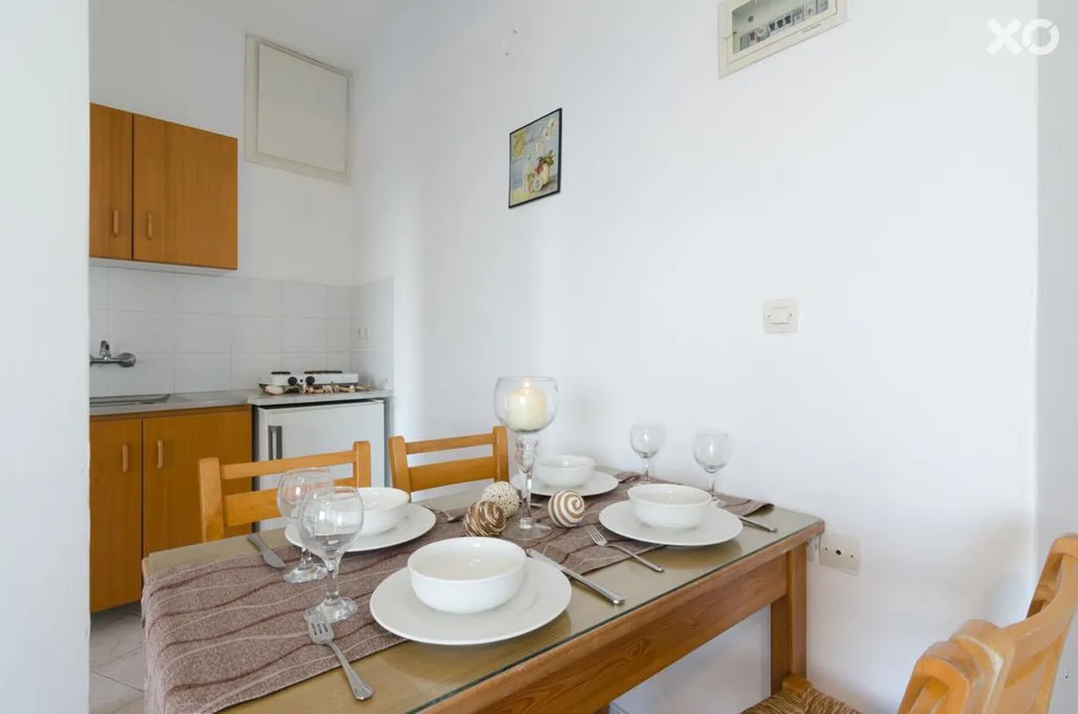 Aglaia Apartments