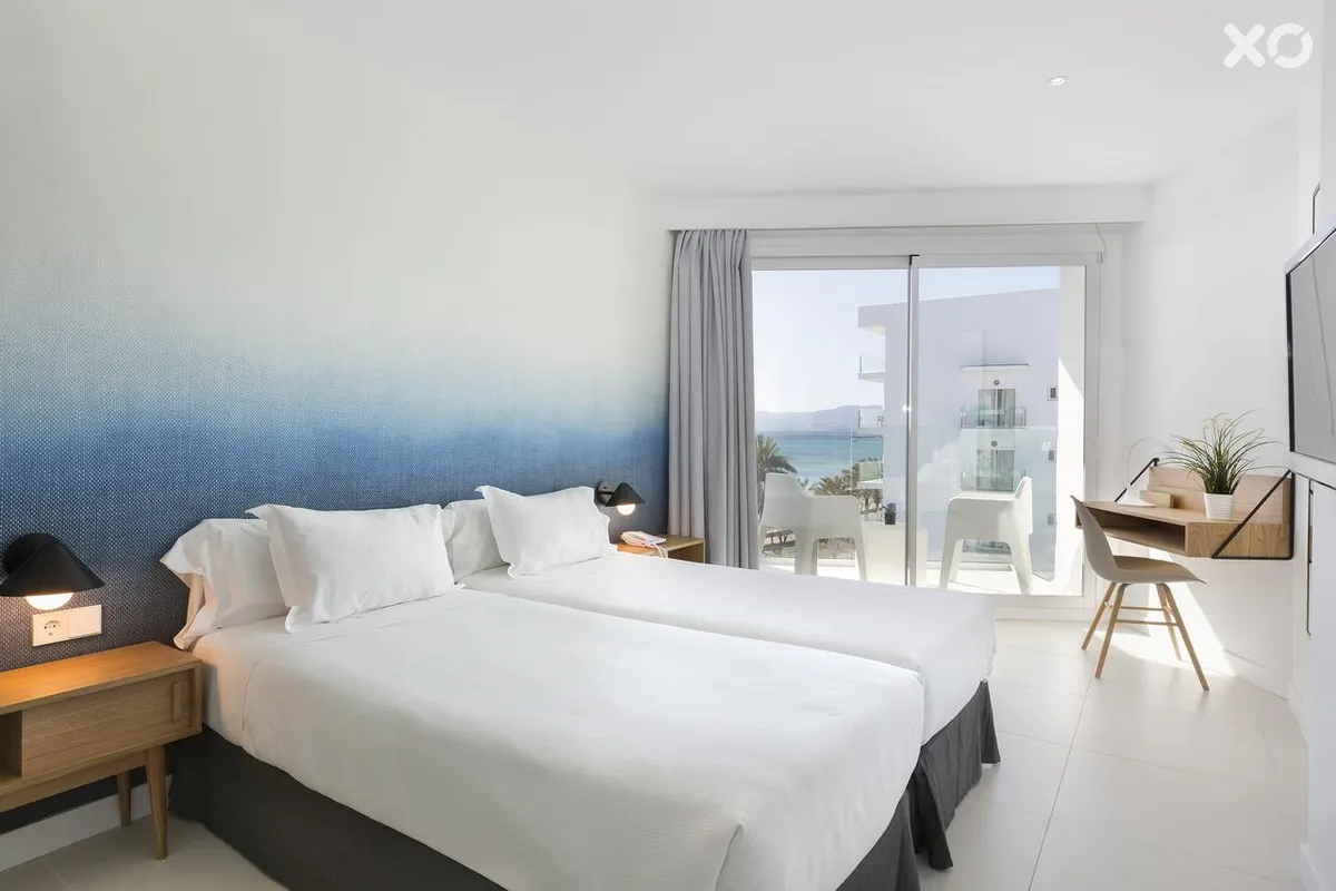 HM Tropical Hotel