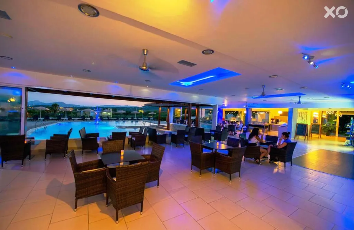 Zoes Hotel Studios