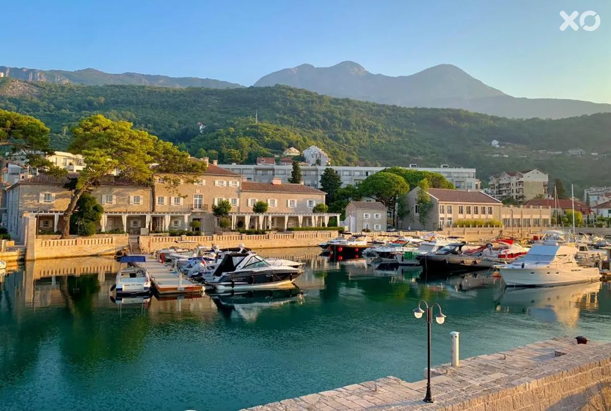 Lazure Hotel & Marina