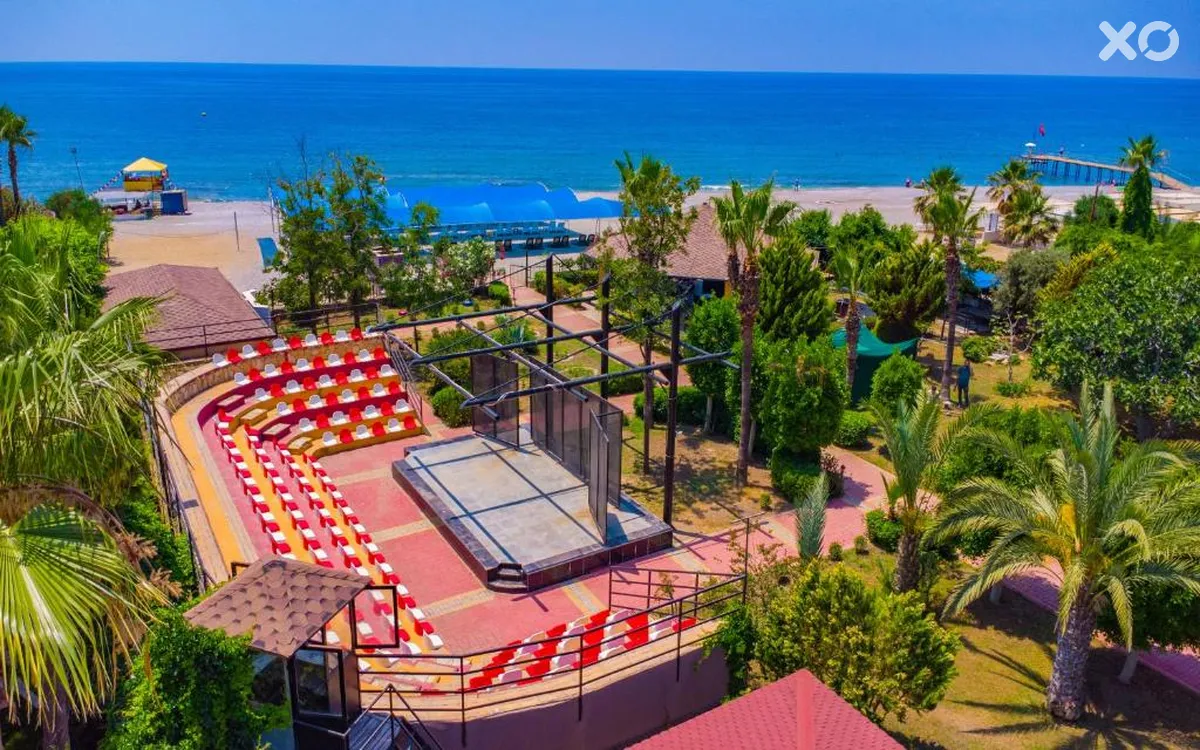 Clover Magic Garden Beach Hotel