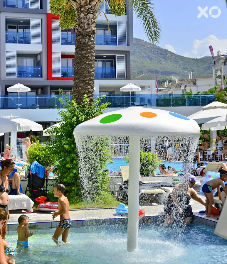 White City Beach Hotel